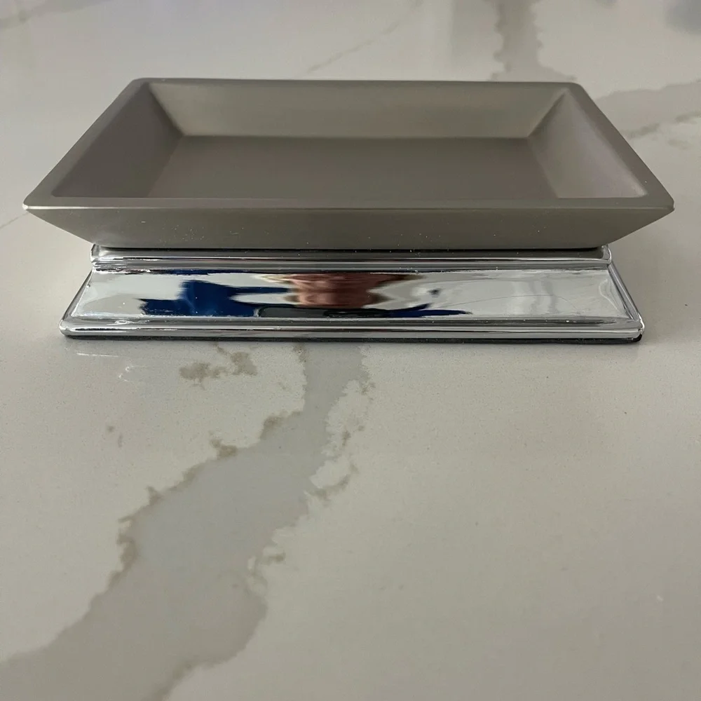 N/A elegant silver